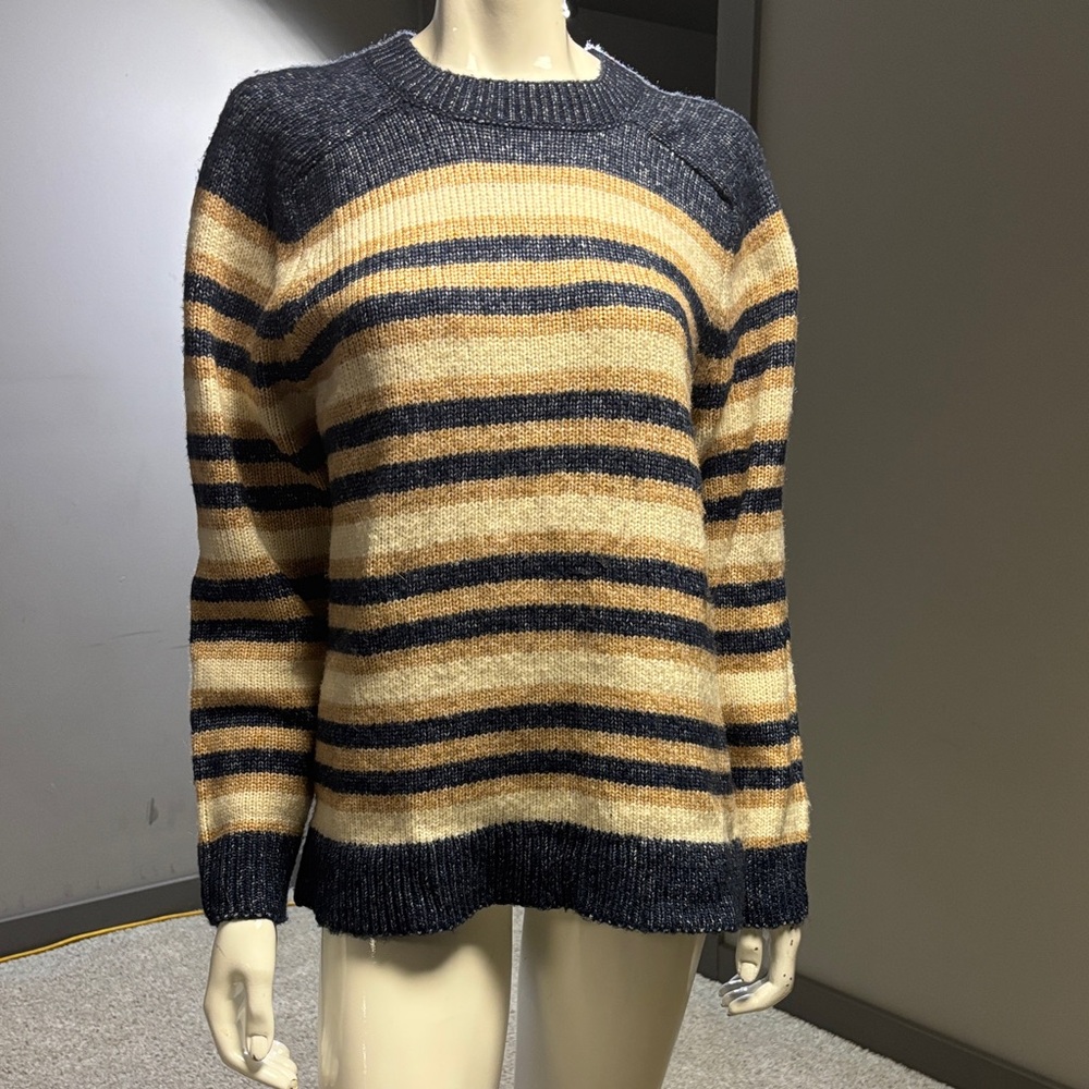 Banana Republic Striped Navy and Beige Sweater - size L